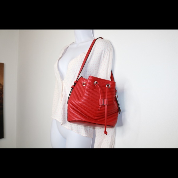 Steve Madden Chevron Drawstring Bucket Bag - Picture 7 of 7